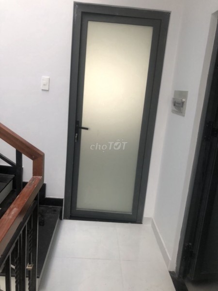 Nhà nguyên căn rộng 60m2, 2 PN, 3 tầng, giá 14 triệu/tháng. ĐC Bắc Ái, Tân Phú