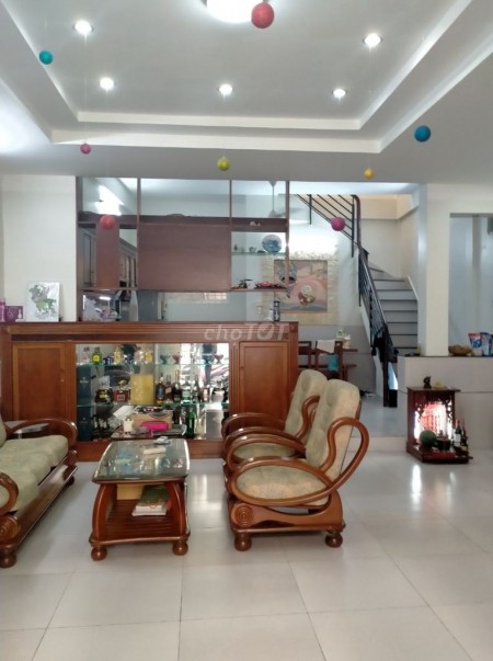 Nhà nguyên căn cho thuê tại Lê Đại Hành Quận 11, 200m2, 2 lầu, 4 phòng, 15,5 triệu/tháng