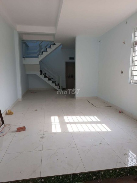 Trống nhà rộng 80m2, hẻm 330/8/19/69 Quốc Lộ 1A, Bình Tân cần cho thuê giá 7 triệu/tháng, LHCC