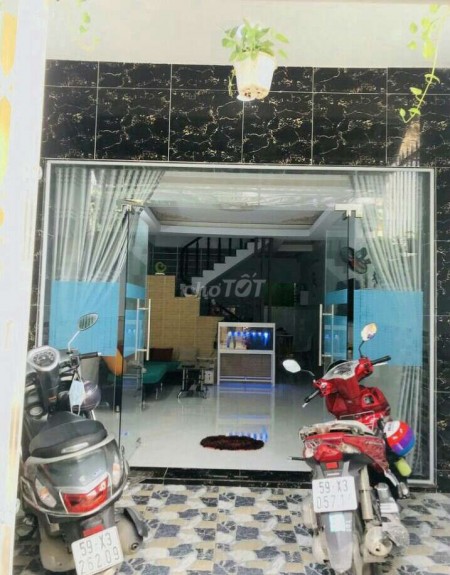 Nhà cho thuê nguyên căn 1 trệt 2 lầu tại Hiệp Bình Phước, Thủ Đức. Nhà mới, đẹp, sạch sẽ, vị trí tốt