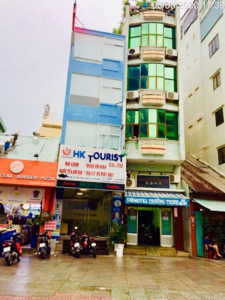 Nhà cho thuê nguyên căn mặt tiền đường Đề Thám Quận 1. 80m2, 1 trệt, 3 lầu, 9 phòng