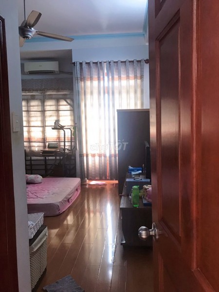 Cho thuê nhà rộng 62m2, 1 trệt, 2 lầu, khu an ninh, hẻm 641/16 Quang Trung, giá 12 triệu/tháng