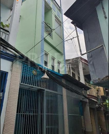 Cho thuê nhà nguyên căn 4 tầng tại đường Nguyễn Văn Cừ Phường 1 Quận 5. Giá thuê 15 triệu/tháng