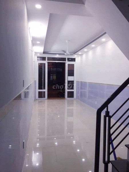 Nguyên căn rộng 48m2, 2 tầng, hẻm 10 Kỳ Đồng, Quận 3, giá 20 triệu/tháng