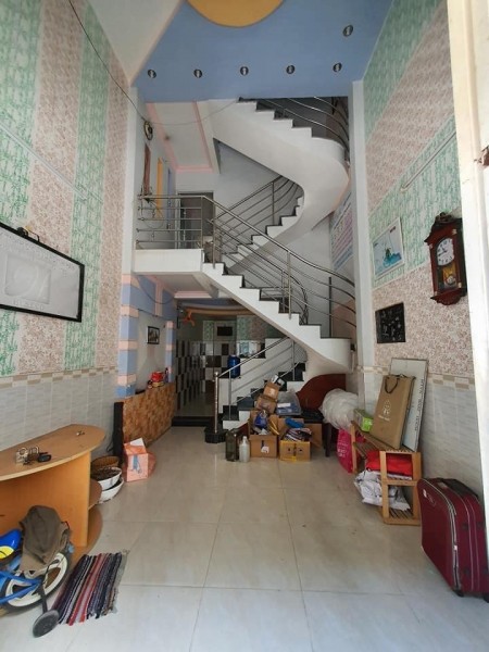 Cho thuê nhà 1 trệt 1 lửng 1 lầu có sẵn 2 máy lạnh và nhiều nội thất khác cọc chỉ 1 tháng cho thuê lâu dài