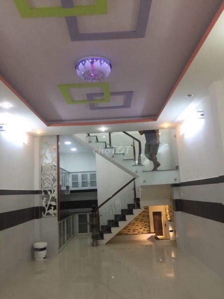 Cho thuê nhà rộng 50m2, 1 trệt, 1 lầu, hẻm an ninh Đô Đốc Long, Tân Phú, giá 9 triệu/tháng