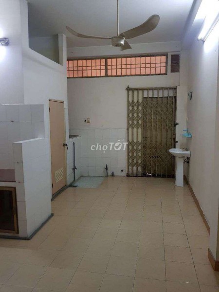 Cho thuê nhà Quận Phú Nhuận, dtsd 56m2, 2 tầng, giá 10 triệu/tháng, LHCC 0902906053