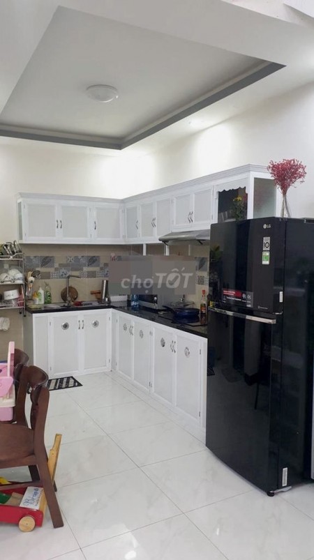 Cho thuê nhà nguyên căn hẻm xe hơi tại Quận 9 đường Trường Lưu nhà đúc 2 tấm mới tinh. 8,5 Triệu/tháng