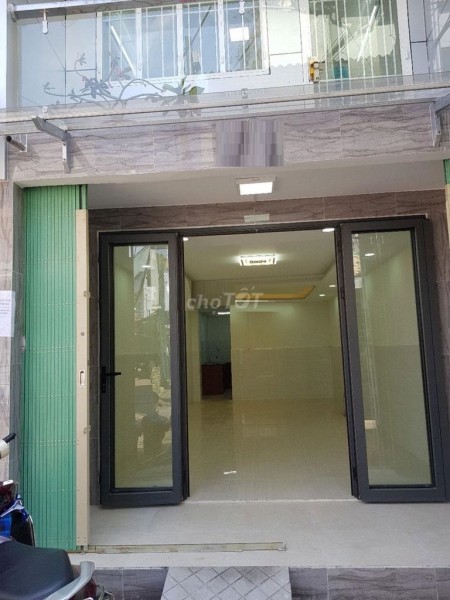 Nhà nguyên căn mới tại Lạc Long Quân Phường 2 Quận 11 cần thuê. Hẻm 8m diện tích nhà 49m2 giá thuê 11 triệu