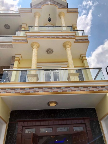 Cho thuê nhà nguyên căn góc 2 mặt tiền đường Hoa Sứ siêu đẹp từ vị trí đến kiểu dáng thiết kế của ngôi nhà.