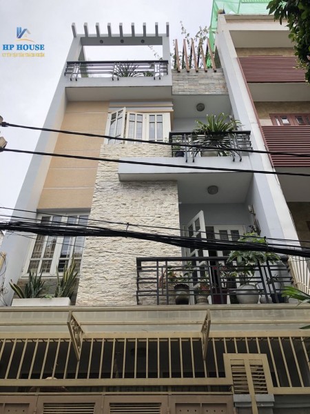 Cho thuê nhà nguyên căn đúc 3 tấm tại đường Nguyễn Minh Hoàng Quận Tân Bình. Dtsd 320m2