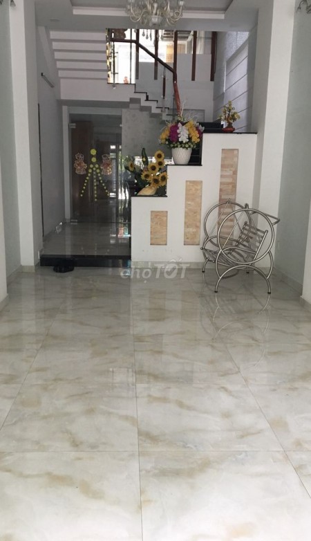 Nhà đẹp nguyên căn cần cho thuê giá rẻ tại Đường D11 Sơn Kỳ Tân Phú. Khách có nhu cầu lh 0918003788 Ngọc