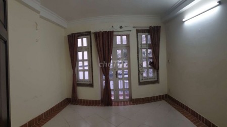 Cần cho thuê nguyên căn rộng 100m2, 2 tầng, kiến trúc đẹp hẻm 68/39 Thích Quảng Đức, giá 13.5 triệu/tháng
