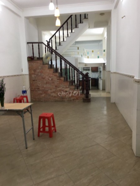 Hẻm ba gác đường số 4 Cư Xá Đô Thành, Quận 3 cần cho thuê giá 9.5 triệu/tháng