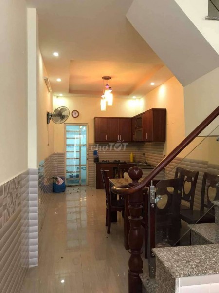 Nhà nguyên căn trống cần cho thuê giá rẻ tại Huyện Nhà Bè trên đường Phạm Hữu Lầu. 1 trệt 1 lầu