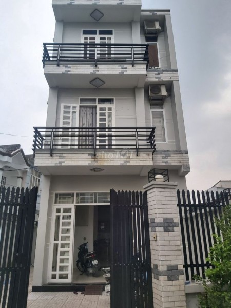 Nhà nguyên căn chính chủ cần cho thuê giá rẻ. Tổng dt 103m2, 3 tầng rộng rãi, giá thuê 16 triệu Bình Trưng Đông Quận 2