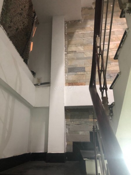 Nhà nguyên căn tại Nguyễn Thiện Thuật Phường 2 Quận 3 cho thuê. Diện tích 120m2 cho thuê 25 triệu/tháng