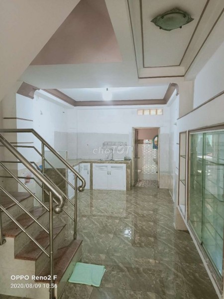 Nhà nguyên căn cho thuê tại hẻm 123 Hoàng Diệu Phường 12 Quận 4. Dt 3m x 13m, 2 lầu