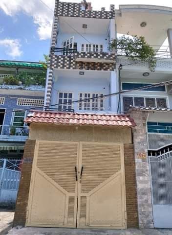 Nhà cho thuê nguyên căn 4 tầng, 6 phòng lớn, tổng dtsd 225m2 giá thuê 20 triệu/tháng