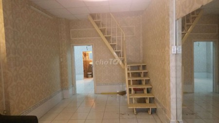 Cần cho thuê nhà Quận 10, dtsd 90m2, 1 trệt, 1 lầu, có sẵn máy lạnh, giá 12 triệu/tháng, LH 0908836562