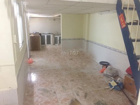 Nguyên căn đang để trống dtsd 90m2, cần cho thuê giá 5.5 triệu/tháng, hẻm Nguyễn Quý Yêm, Bình Tân