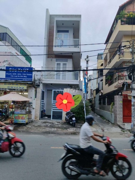 Đường Nguyễn Hữu Tiến cần cho thuê nguyên căn rộng 355m2, 4 tầng, giá 28 triệu/tháng