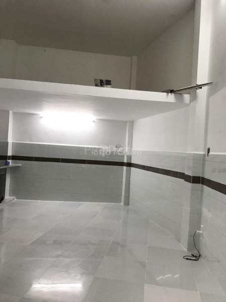 Cho thuê nguyên căn 3 tầng hẻm Phan Văn Trị, Bình Thạnh, giá 10 triệu/tháng, dtsd 96m2