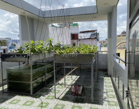 Nhà đẹp, nhà mới cho thuê giá rẻ toàn khu vực. Tổng dtsd 260m2 4 tầng, 4PN, 6WC