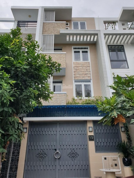 Cho thuê nhà nguyên căn 4 tầng mới tinh trong KDC 13E Intresco Phong Phú nằm trên đại lộ Nguyên Văn Linh.