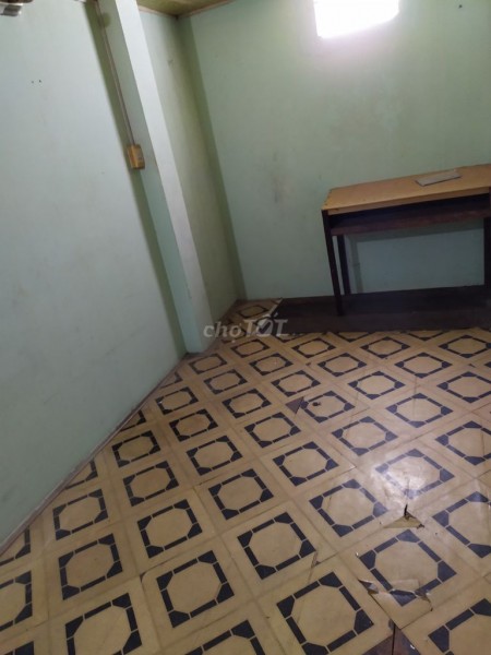 Cho thuê nhà rộng 135m2, 3 PN, chưa có đồ dùng, giá 10 triệu/tháng, hẻm 386/455 CMT8, Tân Bình