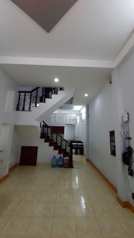 Nguyên căn 2 tầng đường Lê Cảnh Tuân, Tân Phú cần cho thuê nhà rộng 60m2, 2 PN, giá 10 triệu/tháng