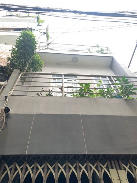Nhà cho thuê nguyên căn 3m x 10m đúc 3 tầng kiên có nhà hẻm 3m Thích Quảng Đức