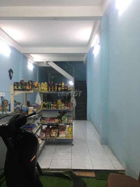 Cho thuê nhà nguyên căn mặt tiền Võ Thành Trang có diện tích là 88m2. Giá cho thuê 15 triệu/tháng