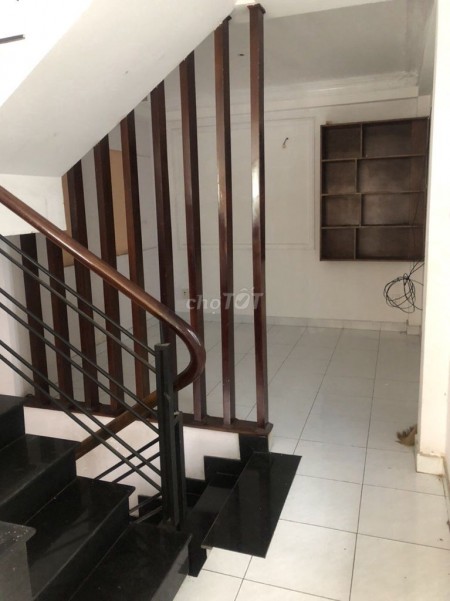 Nhà cho thuê nguyên căn 1 trệt, 1 lửng, 2 lầu, sân thượng, ngay mặt tiền nội bộ Gò Dầu