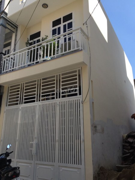 Cho thuê nguyên căn rộng 44m2, 2 PN, 2 tầng, hẻm Lê Văn Quới, Bình Tân, giá 8.5 triệu/tháng