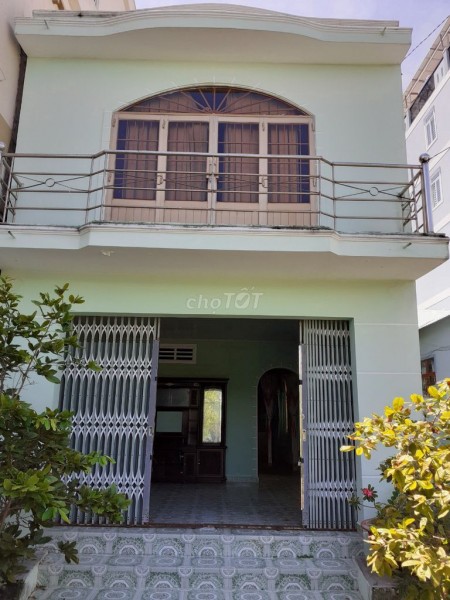 Nhà cho thuê nguyên căn 200m2 tại Long Hòa Cần Giờ. Giá cho thuê 10 triệu/tháng, 120m2, 4 phòng ngủ, 2 toilet