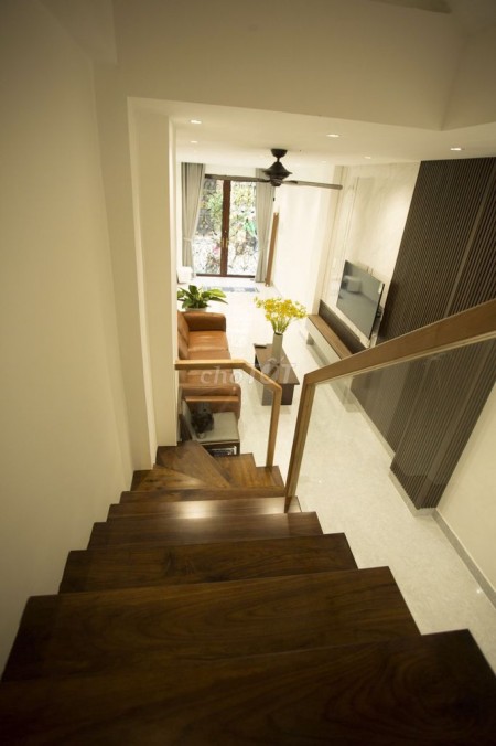 Cho thuê nhà mới tại Lê Văn Sỹ Phường 14 Quận 3, trệt 2 lầu, 3m x 11m, Giá thuê 14 triệu