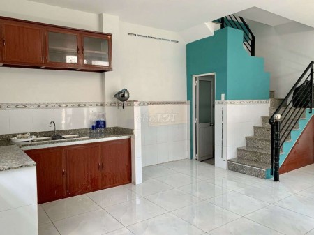 Hẻm 851 Huỳnh Tấn Phát, Quận 7 cần cho thuê nhà rộng 32m2, giá 8 triệu/tháng, LHCC