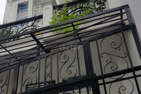 Nhà nguyên căn 5 tầng, 4m x 13m, tại hẻm xe hơi Phan Xích Long Phường 2 Quận Phú Nhuận