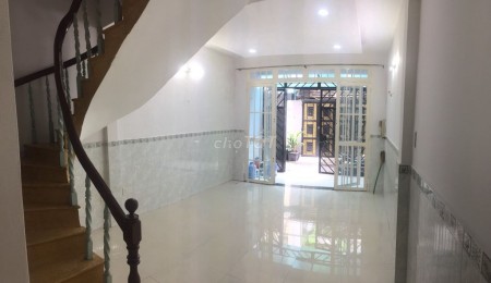 Hẻm thông ô tô đường số 9, Quận Gò Vấp, giá 9 triệu/tháng, dtsd 80m2, có sẵn đồ dùng
