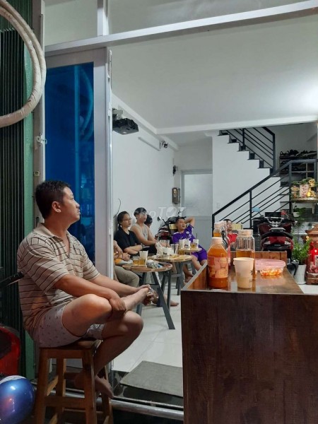 Chủ cần cho thuê nguyên căn rộng 60m2 (4mx15m), hẻm Đoàn Văn Bơ, Quận 4, giá 13 triệu/tháng