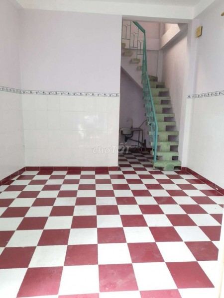 Cần cho thuê nhà rộng 40m2, hẻm 356 Lý Thái Tổ, Quận 3, giá 8.5 triệu/tháng, 1 PN, 2 WC
