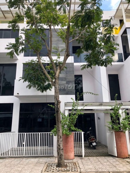 Cho thuê nhà nguyên căn thuộc Khu biệt thự Ventura Kiến Á tại Phường Cát Lái, Quận 2