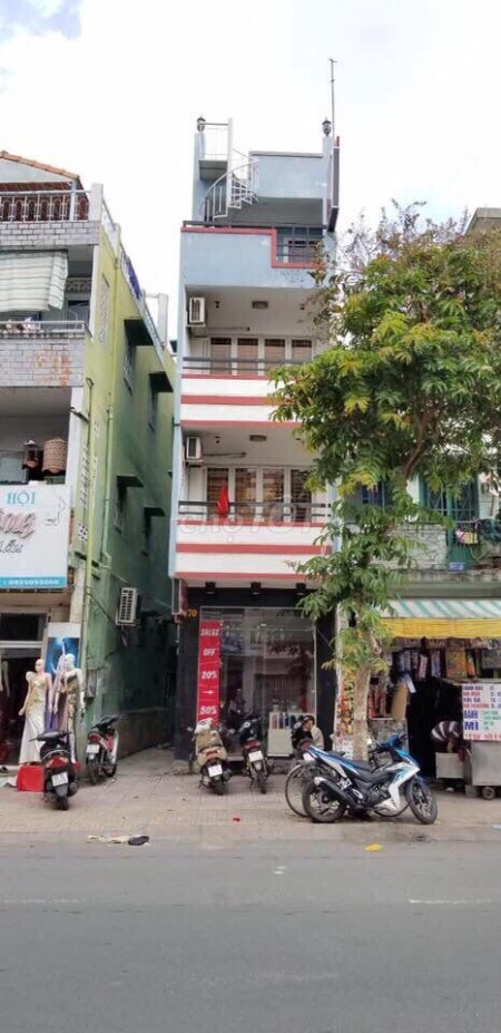 Cho thuê nhà nguyên căn mới góc 2 mặt tiền Nguyễn Đình Chiểu. Dtsd 120m2