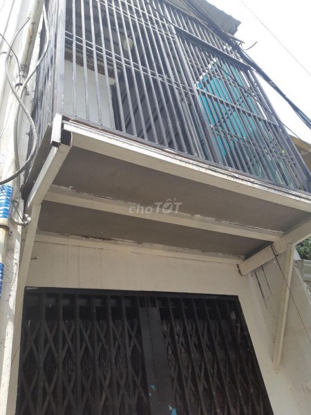 Cho thuê nhà nguyên căn tại Nguyễn Trãi đoạn gần Trần Bình Trọng. 40m2, 6,5 triệu/tháng