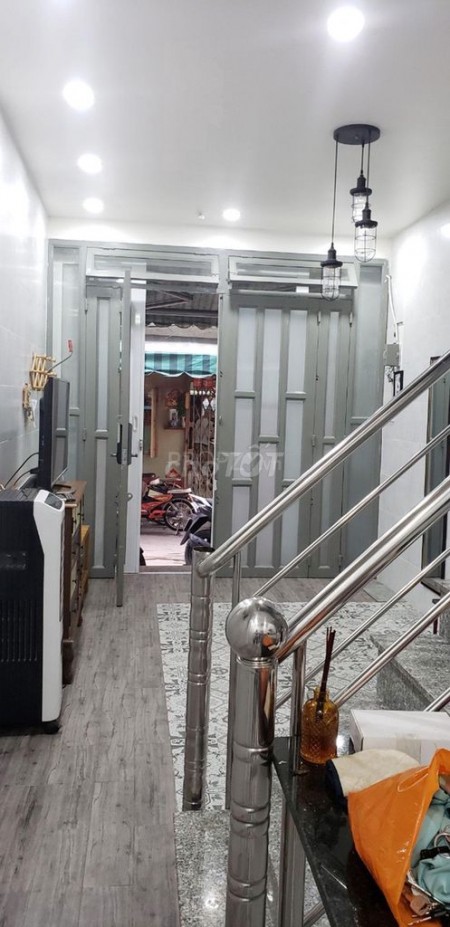 Nhà nguyên căn cần cho thuê tại Quận 11, 2PN, 3 tầng, nhà mới, full nội thất