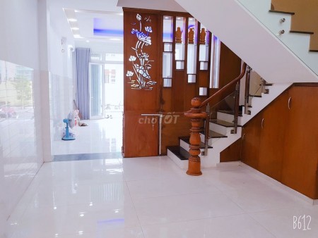 Cho thuê nhà nguyên căn mới tinh, 5PN, 6WC, 4 Tầng tại đường Bông Sao, Phường 5, Quận 8