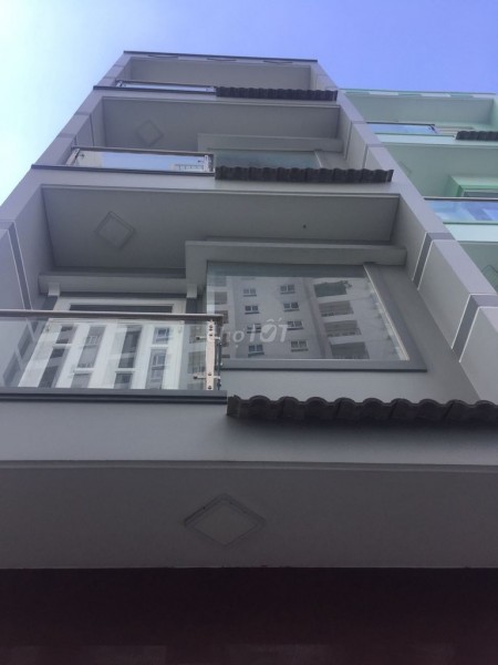 Cho thuê nhà nguyên căn 3 tầng tại Lưu Hữu Phước, Phường 15, Quận 8