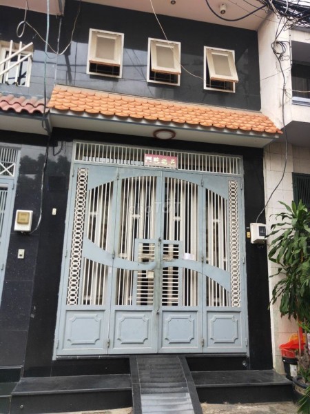 Cần cho thuê nhà nguyên căn hẻm xe hơi Lạc Long Quận Quận 11. 1 trệt, 1 lững, 2 lầu và 1 sân thượng. Giá thuê 10 triệu