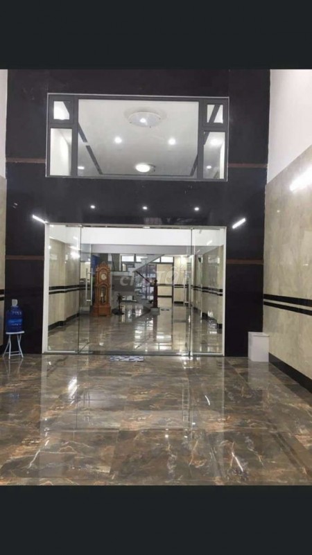 Cho thuê nhà trống 210m2, 1 trệt, 4 lầu, mặt tiền 1056 Hà Huy Giáp, Quận 12, giá 23 triệu/tháng